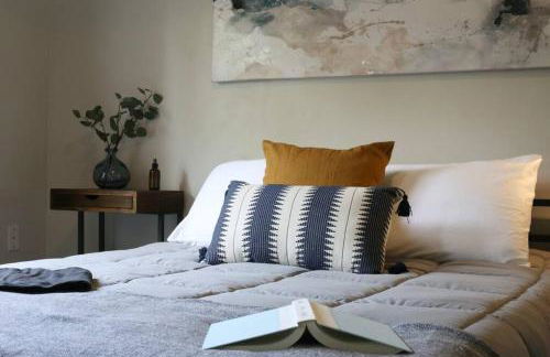 Renovated Modern Industrial Suite 2 BR Condo - Foto 22