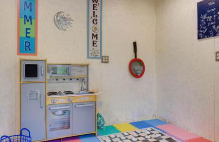 Endless Summer Retreat with Private Pool near Beach - Foto 34