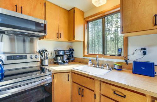 1 Mi to State Park Peaceful La Pine Cabin with Deck - Foto 8