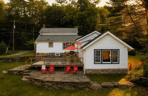 Hot Tub, 2 Fire Pits, Pond, Tonal & Pet-Friendly - Photo 47