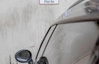 Elegant Epsom Modern Apartment - Photo 27