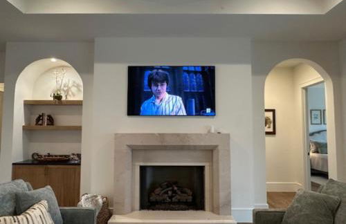 Modern Lodge Getaway, Creek and Mountain View - Foto 3