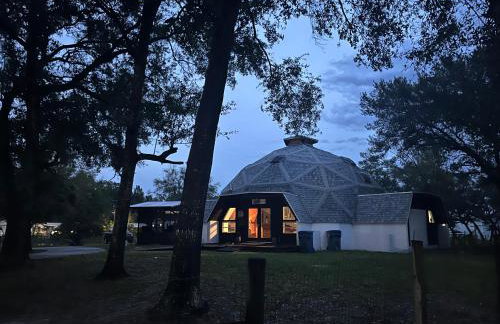DeLand Dome House- 98 Inch TV - Open Kitchen - Near Bridle Oaks - Photo 1