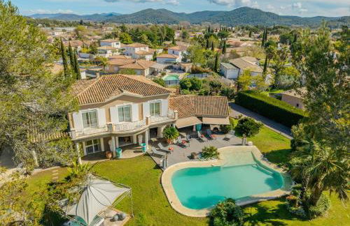 Villa Provençale Avec Vue Sur La Forêt Et Piscine - Foto 1