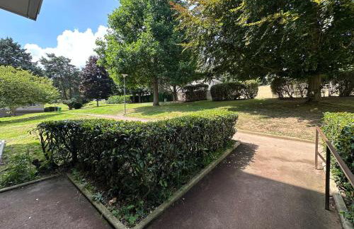 Confort et Verdure 2 Pièces Moderne avec Parking à Domont by Immo Kit Bnb - Photo 30