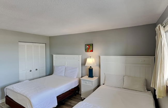 Regency Towers #710 - Foto 3