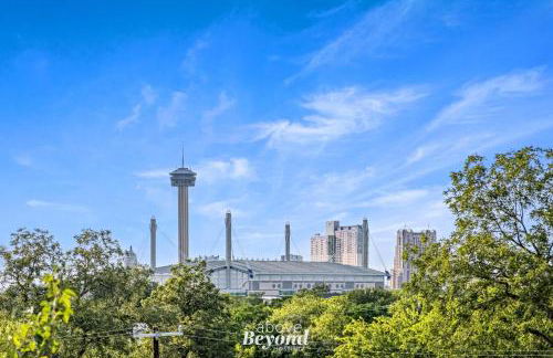 Sprawling Home w/ Rooftop Spot - Foto 8