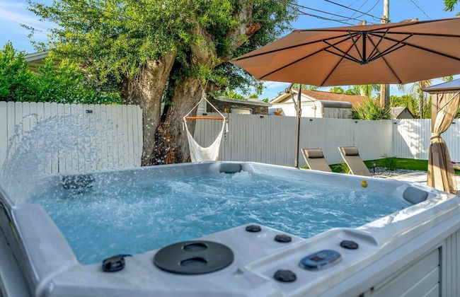 St. Pete Family Bungalow & Private Oasis - Foto 25