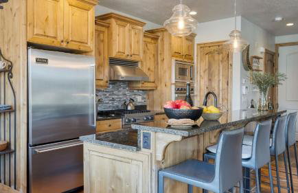 Blue Skies Lakeside Family-friendly Getaway w/ Hot Tub & BBQ - Foto 14