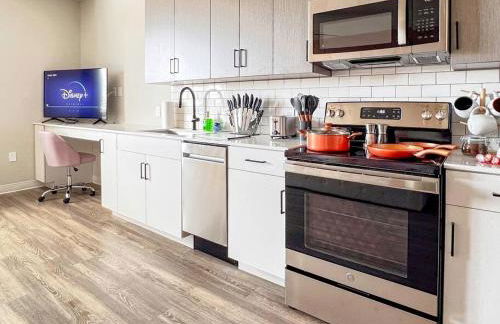 Boho-Luxe Studio - Pink Accents & Mountain Calm - Foto 4