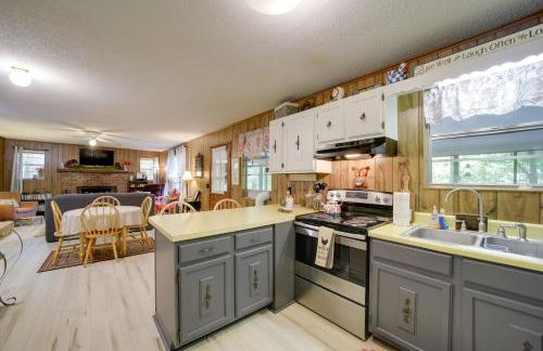 Smoky Mtn Hideaway Screened Porch and Fire Pit - Foto 11