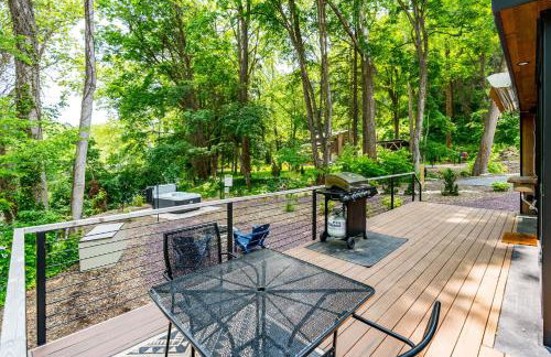 Riverside Tiny Cabin w Hot Tub, Fire Pit, & Kayaks - Foto 27