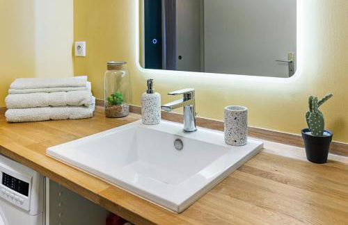 Joli studio - Parking Privé - WIFI Très Haut Débit - Au calme - Foto 8