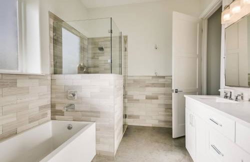 Large Luxury Blanco Riverfront Home with Pool - Foto 19