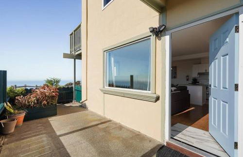 Mountain View 2BR Retreat with Private Deck - Foto 43