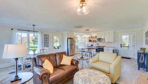 Modern Clarkesville Cottage with Decks and Patio! - Foto 3