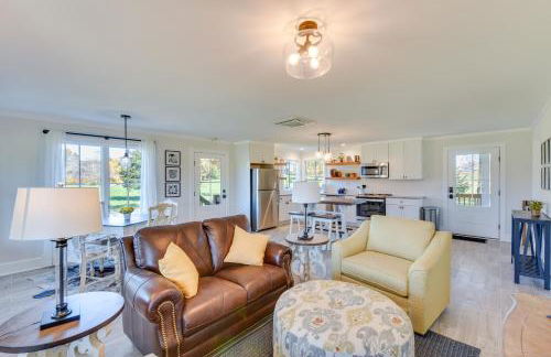 Modern Clarkesville Cottage with Decks and Patio! - Foto 3