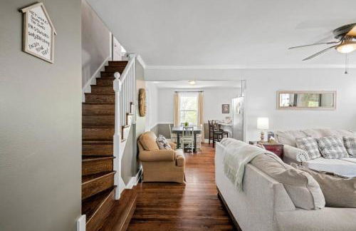 Private House + Yard Central Location to all RVA - Foto 43