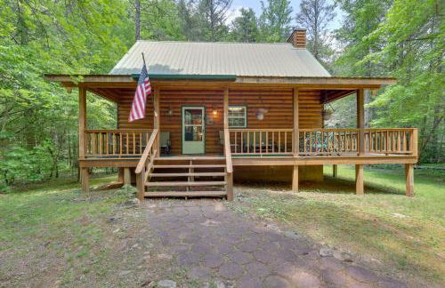 Secluded Cross Creek Cabin with Deck and Fire Pit! - Foto 1