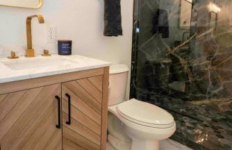 Stylish~Renovated 4Br/2BAT 3MinAirport 10MinDowtn - Foto 22