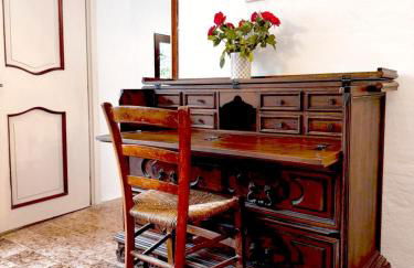 Principessa Grace Apartment Isolabona Italy Sleeps 3 - Foto 5