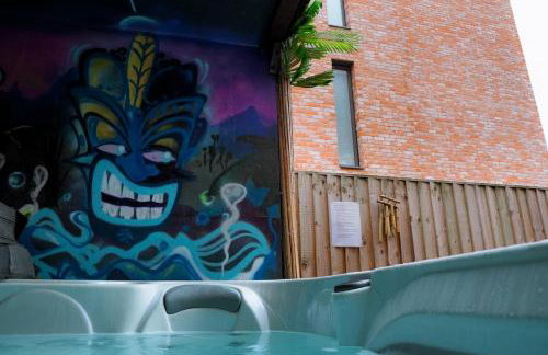 Sleek 4BR Townhouse - Rooftop - Hot Tub - Foto 29