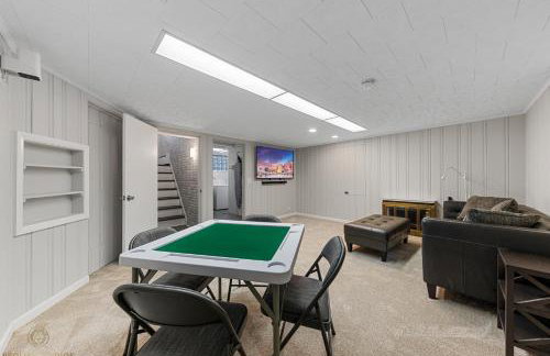 Northside FAMLYNEST Lincoln Sq 4BR 2BA 2P Rare find - Photo 16