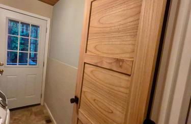 Modern Peaceful Nordic Cabin Near Lake with Pickleball-Basketball Court - Foto 40