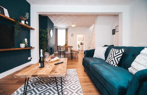 Commercial House, By Solace Stays - Foto 19