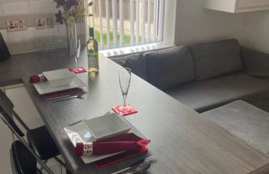 5 bedroom ensuite spacious house - Foto 2