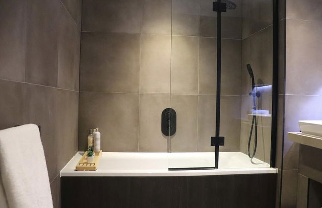 Luxury 2 Bed Apartment Vauxhall, Balcony, Sleeps 6, Central London - Open for Business stays, Long Stays, Families Relocating - Foto 21