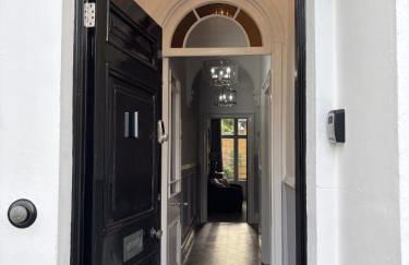 Sleeps 7 Beaches, restaurants, buses, nearby! - Photo 18