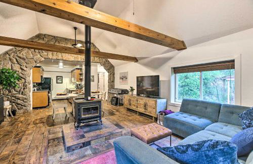 Creekside Morrison Cabin about 9 Mi to Red Rocks Park! - Foto 1