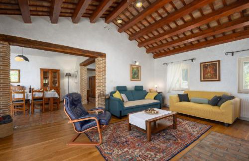 Villa Lipa for 8 persons near Pula with 41 m2 heated pool, beautiful garden, sauna & kids playground - Foto 15