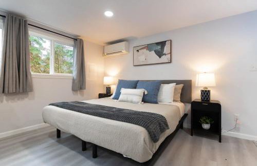 Burien's Top Unit with Spa-Inspired Bathroom - Foto 13