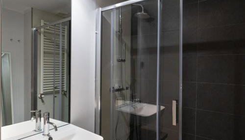 Rooms Centro de Madrid - Foto 3, towels, Shower
