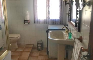 CASA TURÍSTICA Villa Carmen, CON AMPLIO JARDIN QUE INCLUYE BARBACOA, 2 PORCHES, PARKING PRIVADO Y PISCINA - Foto 22