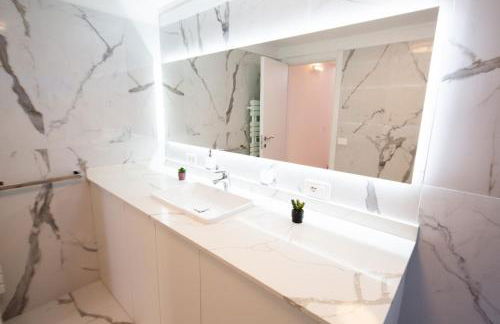 Infinity Blue - Sunny Apartment With The View - Photo 25