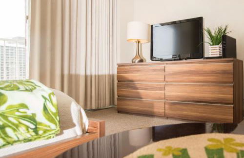 Tropical Studios at Marine Surf Waikiki - FREE PARKING - BEST LOCATION - FULL KITCHEN - SWIMMING POOL - Foto 140