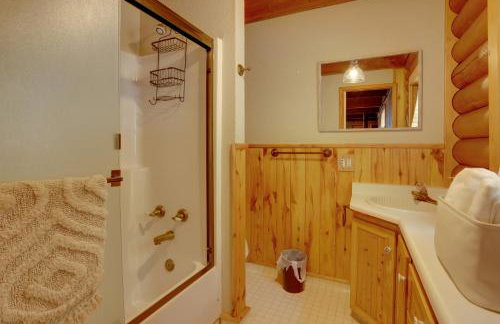 Pet-Friendly Bayfield Cabin with Game Room and Hot Tub - Foto 22