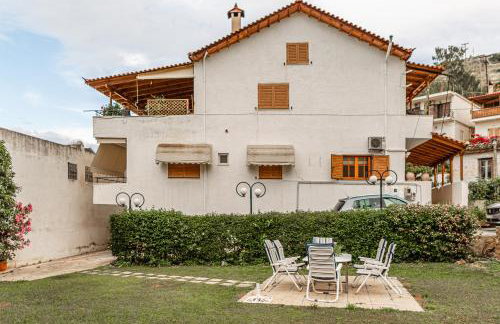 Aroma Accommodations - Photo 21