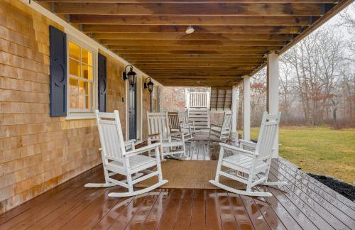 Easy Coast Access! Elevated Marthas Vineyard Stay - Foto 29