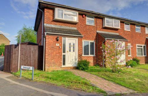 LastMinOffer 10pc Off I A Lovely Executive Home for Families or Contractors I A Lovely Garden and Parking Space I Wifi I Early check-in or Long Term Rates Available I SILVA Short Term Lets 4 out of 5 from over 650 stays - Photo 25