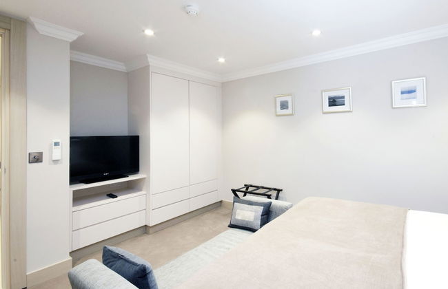 Claverley Court - Photo 10