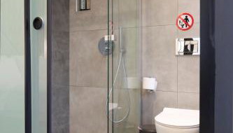 Studios 21 SKG - Photo 2, Shower