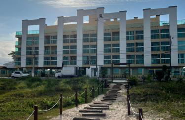 Lindo Studio Matinhos Prédio na beira mar. - Foto 7