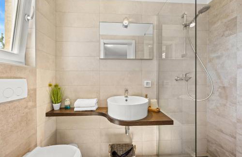 Holiday Home with pool and garden - Photo 20