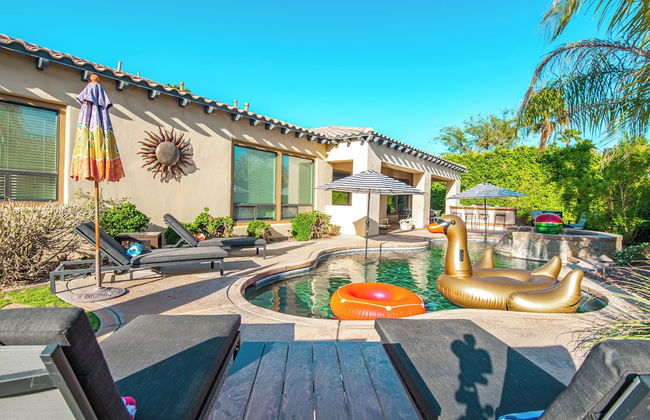 5BR Resort Style Entertainer with Pool, Spa, BBQ - Foto 50