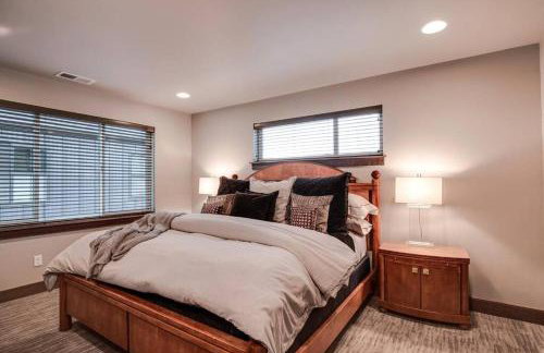 Luxury Townhome on the Park with Bridger Mtn Views - Foto 8