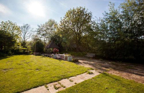 The Timber Barn South Downs West Sussex Sleeps 18 - Foto 18